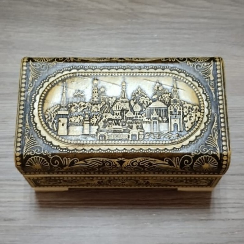 Шкатулка деревянная, сундук средний "Виды Кремля"  Артикул: 61090-2    Размеры: 100x60x50
